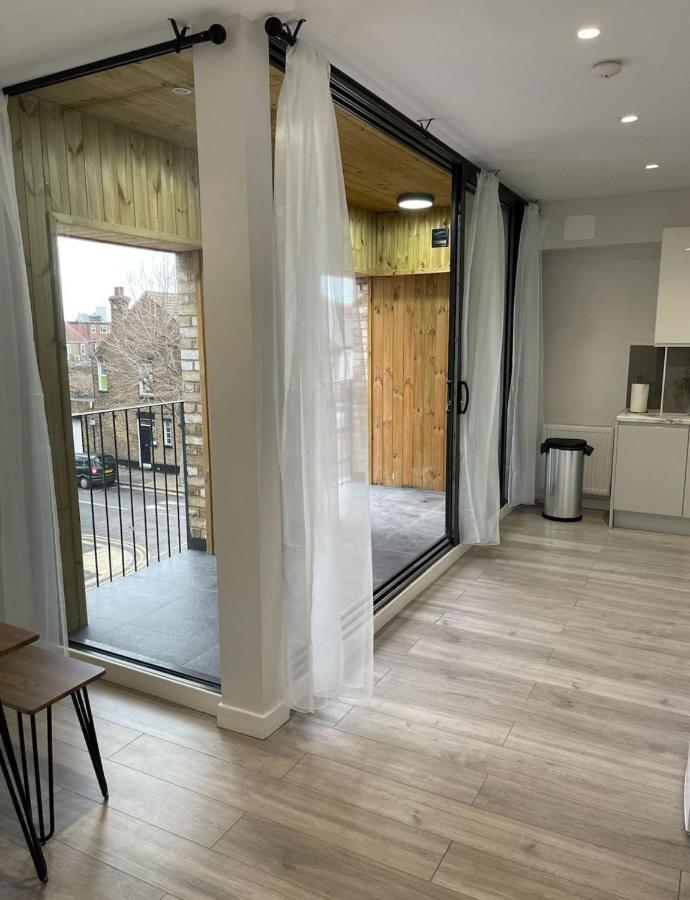 Stratford Apartment With Balcony Londra Dış mekan fotoğraf
